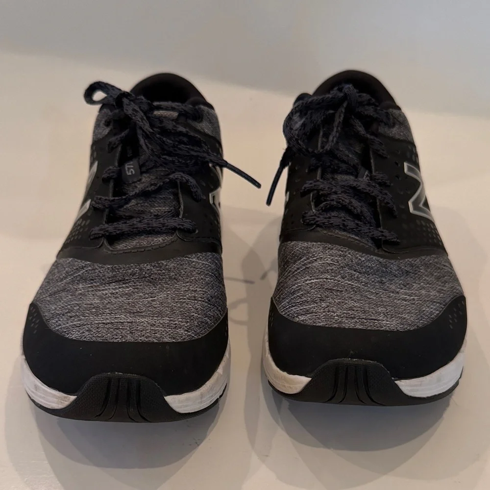 New Balance Black & Gray Knit Running Shoes Size 9
